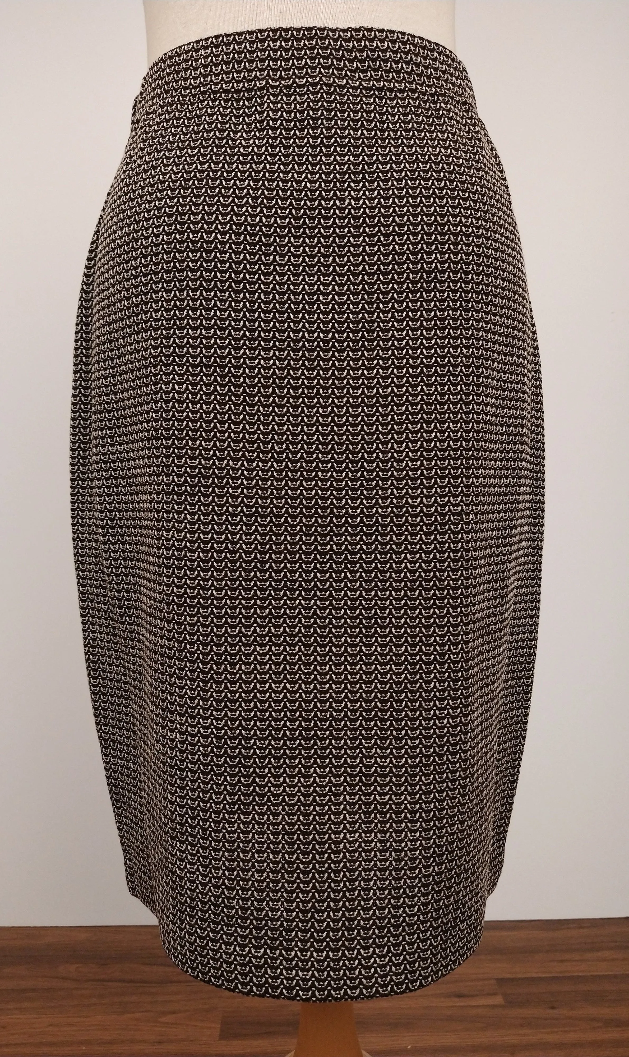 00's American Classic Chic Knit Skirt by St. John