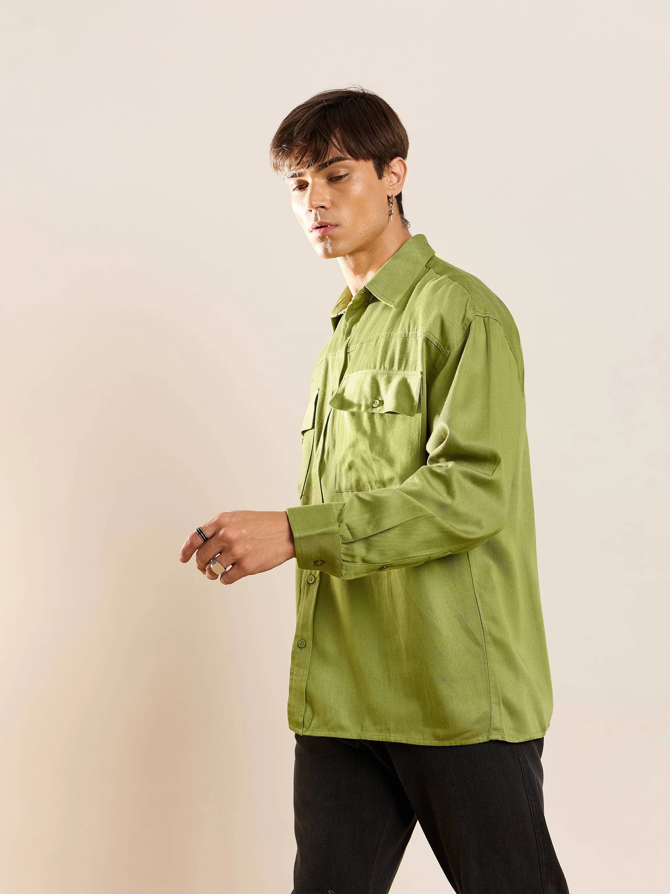 Men Green Twill Utility Pocket Oversize Shirt