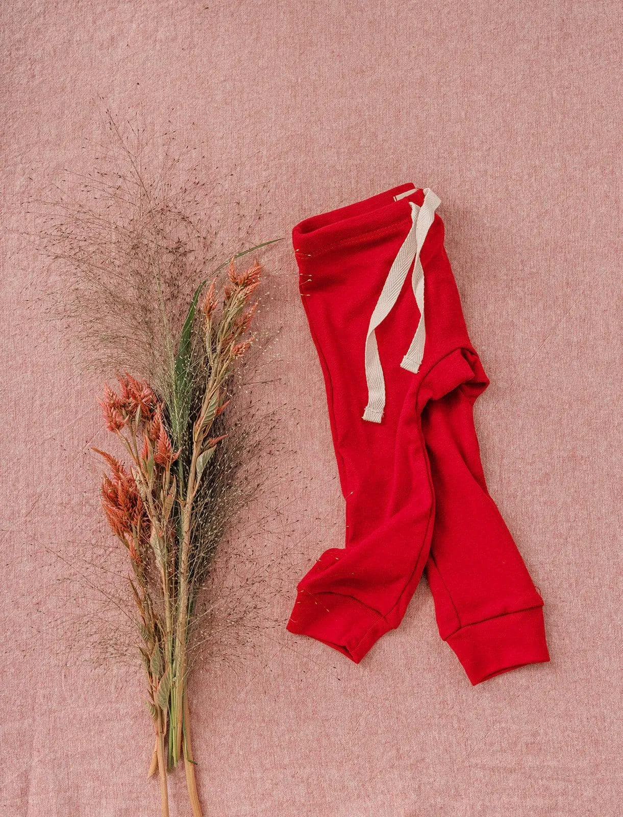 organic cotton drawstring leggings - scarlet